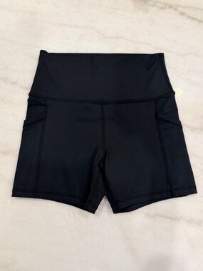 OFFLINE by Aerie The Hugger 5" Pocket Bike Short (Medium)